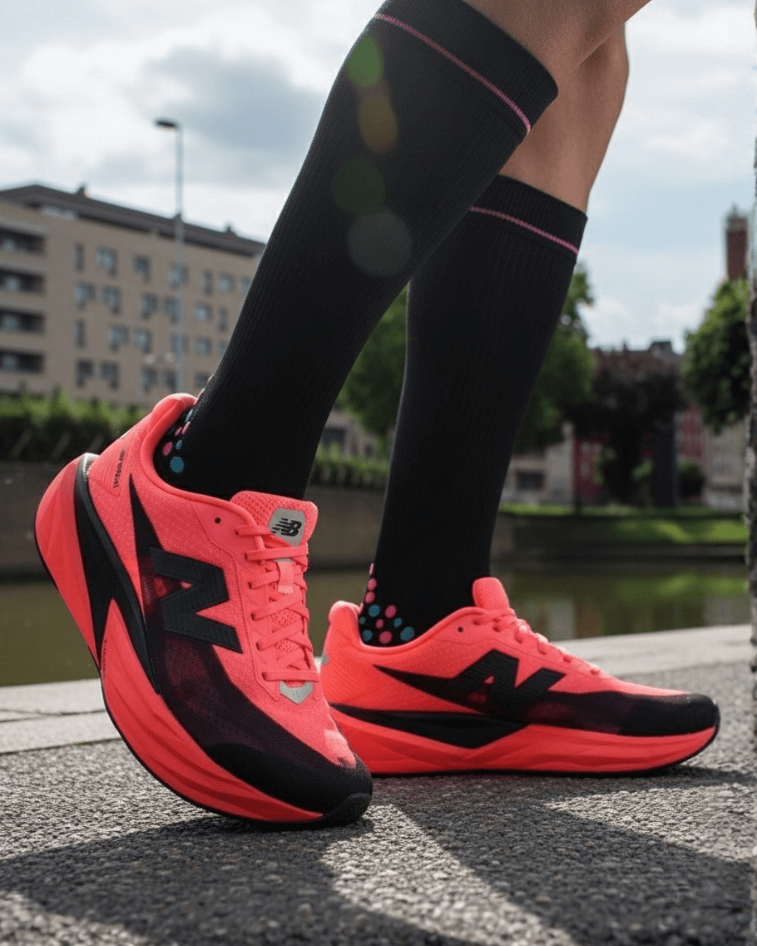 Calcetin Runner de Compresion EVOLUTION Black + Experiencia runner + regalos